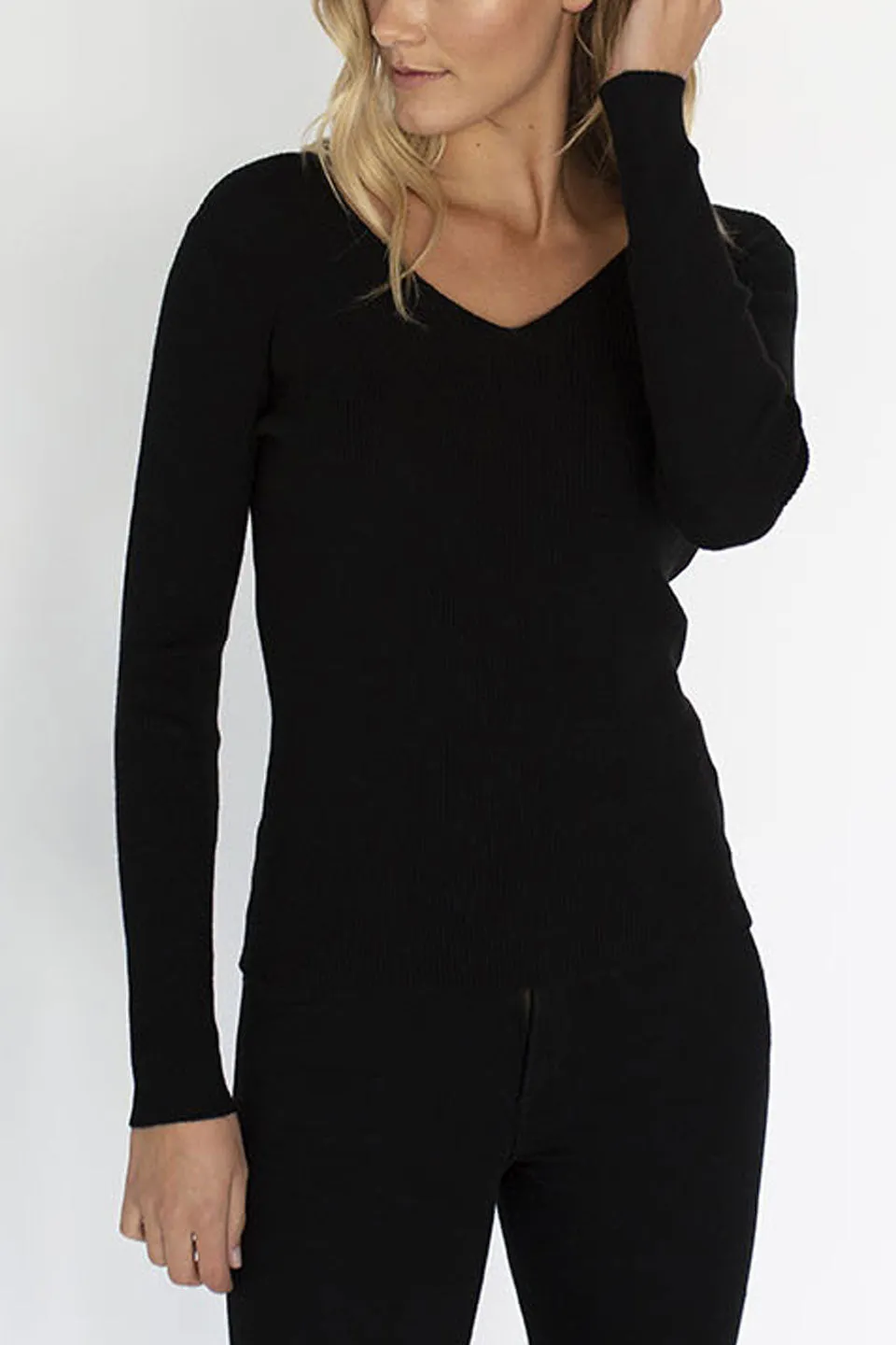 Merino Basic Black V Neck Rib Knit