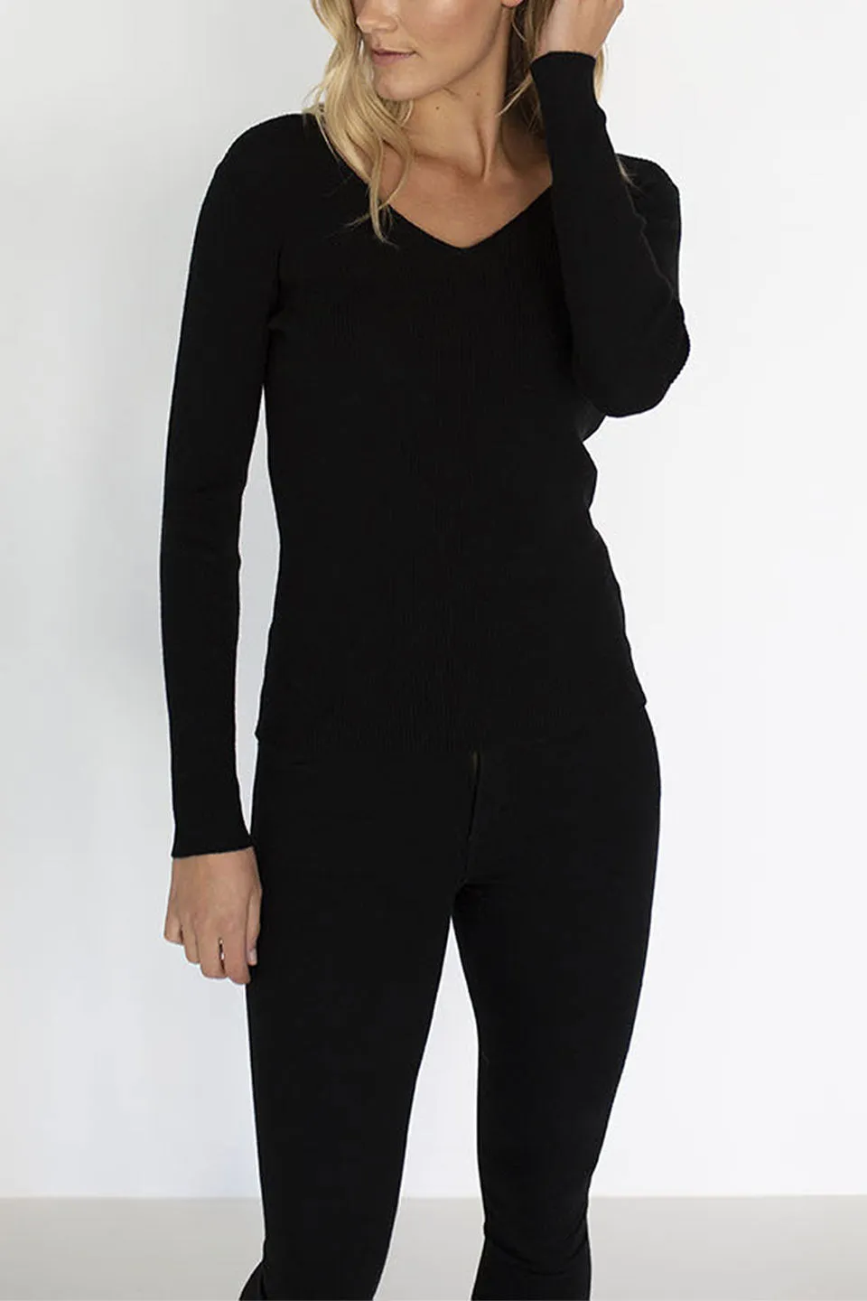 Merino Basic Black V Neck Rib Knit