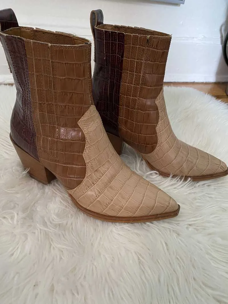 SERNA BOOTIES IN BROWN MULTI CROCO PRINT LEATHER - re:vita