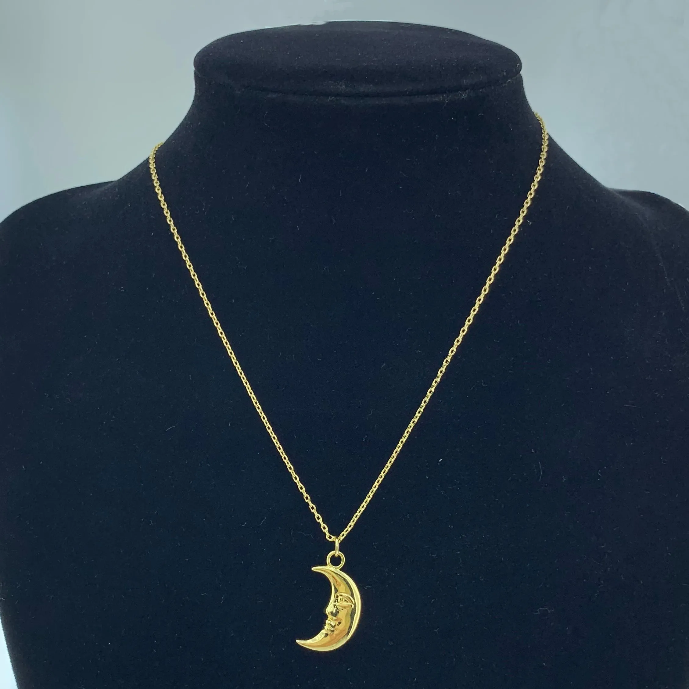 Women's Crescent Moon Necklace