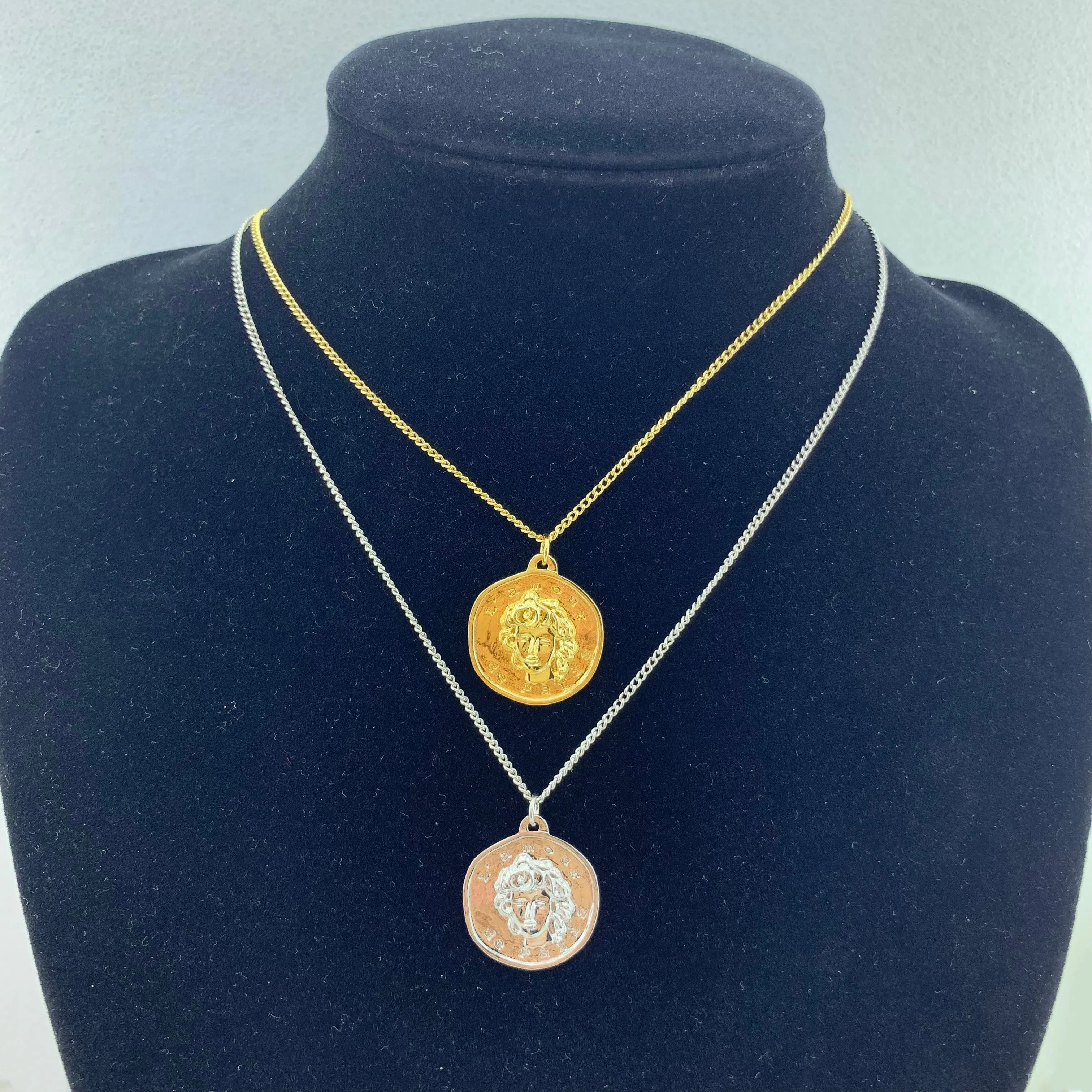 Women's Fashion Pendant Necklace